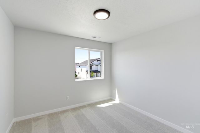 901 E Crab Springs St, Nampa, ID 83686