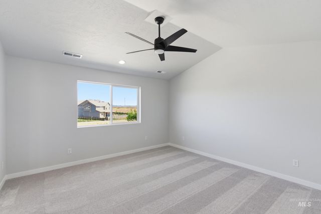 901 E Crab Springs St, Nampa, ID 83686