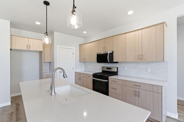 901 E Crab Springs St, Nampa, ID 83686