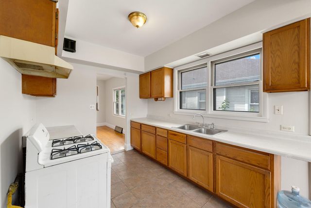13 W 37th Street, Steger, IL 60475