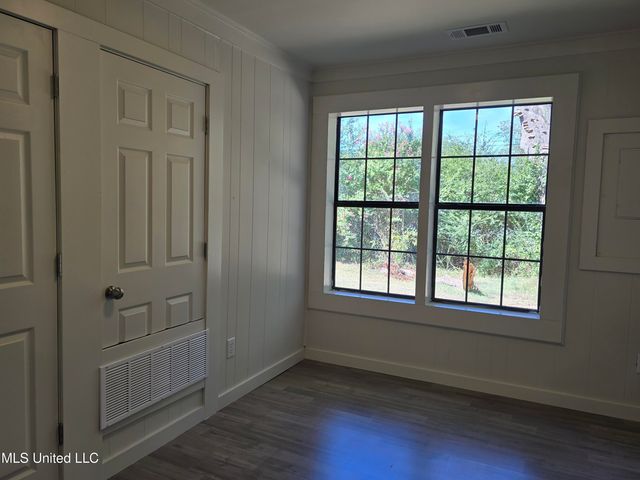 903 W Main, Senatobia, MS 38668