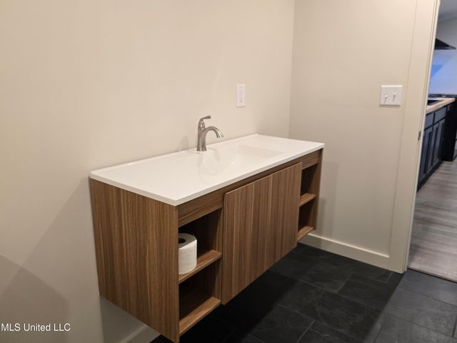 903 W Main, Senatobia, MS 38668