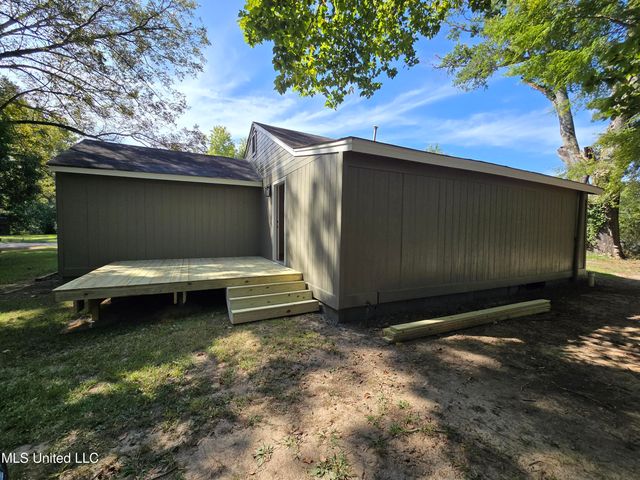 903 W Main, Senatobia, MS 38668