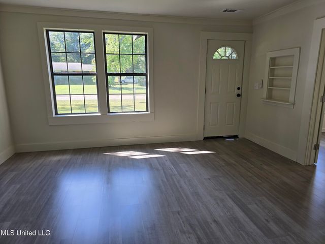 903 W Main, Senatobia, MS 38668