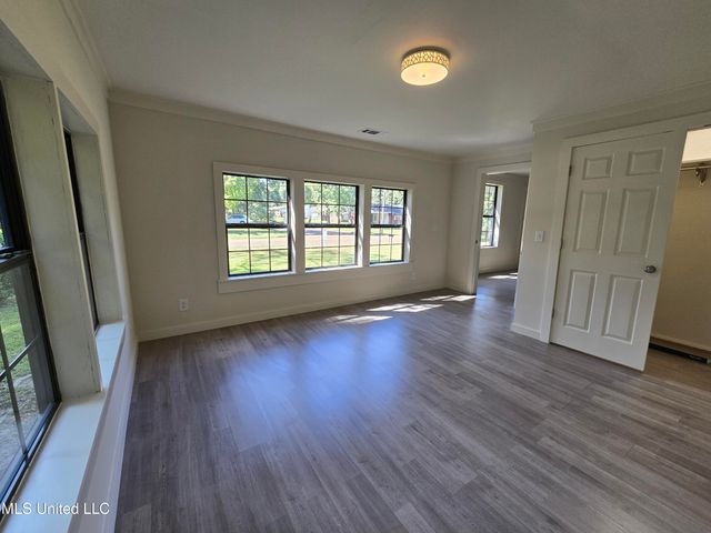 903 W Main, Senatobia, MS 38668
