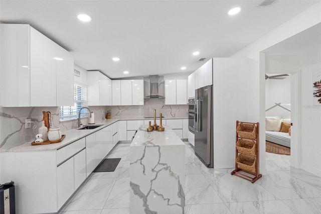 1803 LAKE CREST AVENUE, Brandon, FL 33510