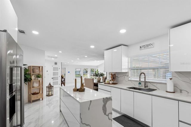 1803 LAKE CREST AVENUE, Brandon, FL 33510