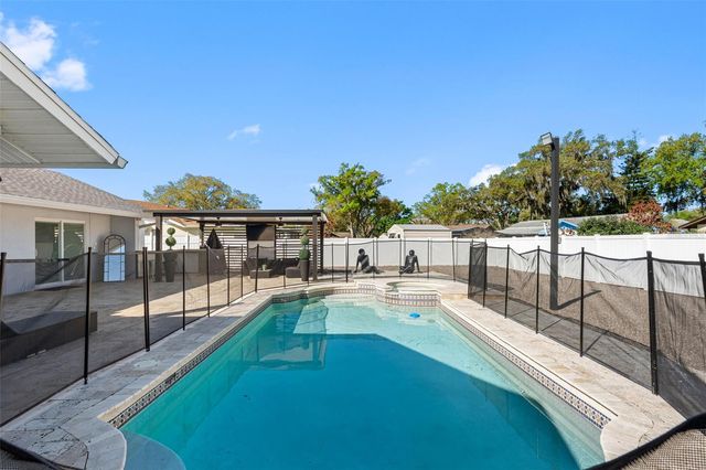 1803 LAKE CREST AVENUE, Brandon, FL 33510