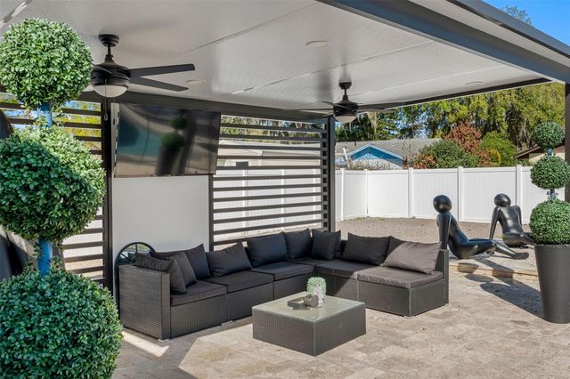 1803 LAKE CREST AVENUE, Brandon, FL 33510