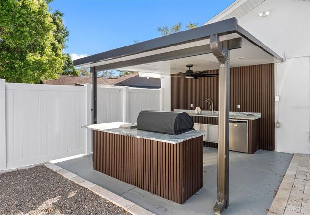 1803 LAKE CREST AVENUE, Brandon, FL 33510