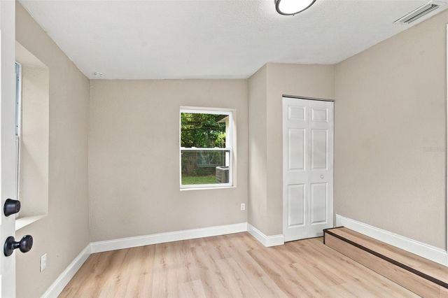 4216 N SANDALWOOD CIRCLE, Tampa, FL 33617