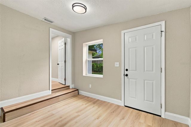 4216 N SANDALWOOD CIRCLE, Tampa, FL 33617