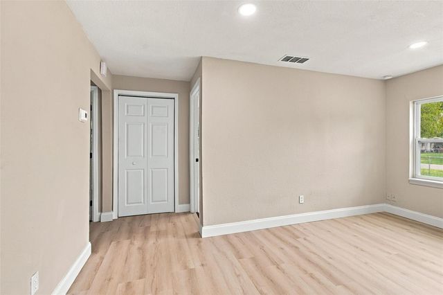 4216 N SANDALWOOD CIRCLE, Tampa, FL 33617
