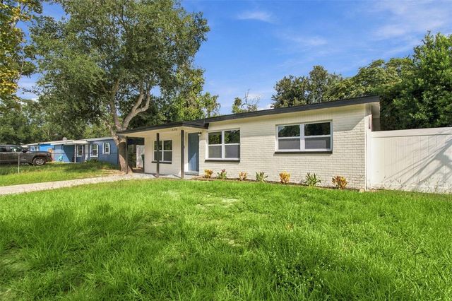 4216 N SANDALWOOD CIRCLE, Tampa, FL 33617