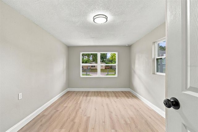 4216 N SANDALWOOD CIRCLE, Tampa, FL 33617