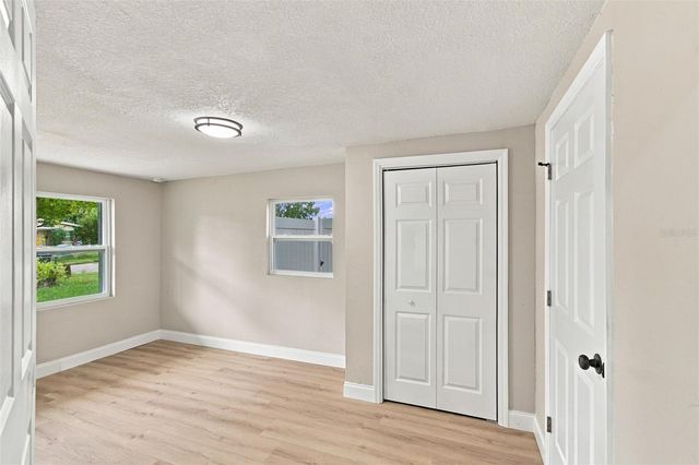 4216 N SANDALWOOD CIRCLE, Tampa, FL 33617