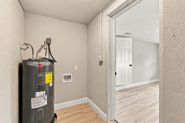 4216 N SANDALWOOD CIRCLE, Tampa, FL 33617
