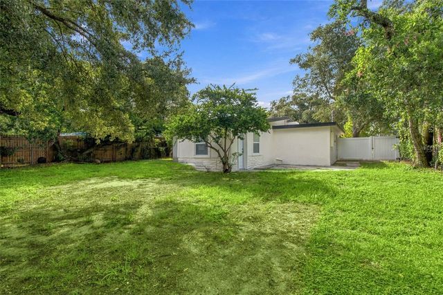 4216 N SANDALWOOD CIRCLE, Tampa, FL 33617