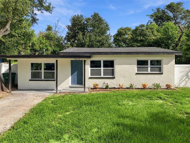 4216 N SANDALWOOD CIRCLE, Tampa, FL 33617