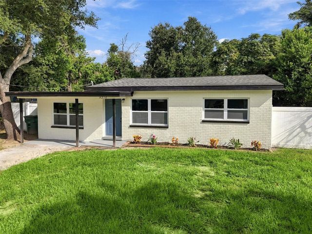 4216 N SANDALWOOD CIRCLE, Tampa, FL 33617