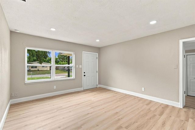 4216 N SANDALWOOD CIRCLE, Tampa, FL 33617