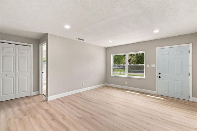 4216 N SANDALWOOD CIRCLE, Tampa, FL 33617