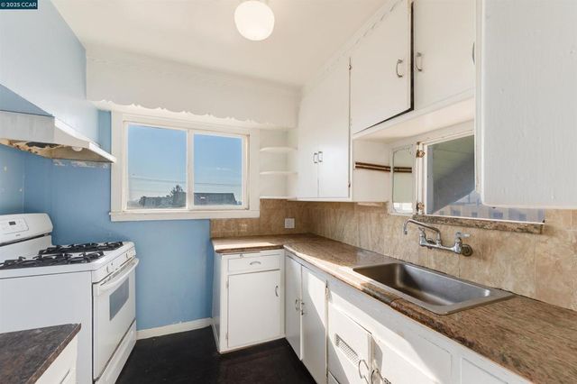 5315 Cole St, Oakland, CA 94601