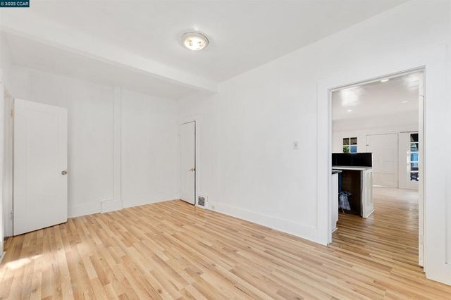 5315 Cole St, Oakland, CA 94601