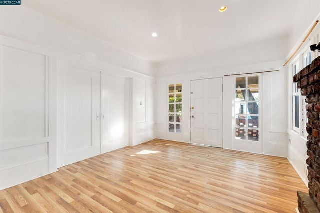 5315 Cole St, Oakland, CA 94601