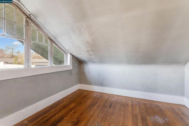 5315 Cole St, Oakland, CA 94601