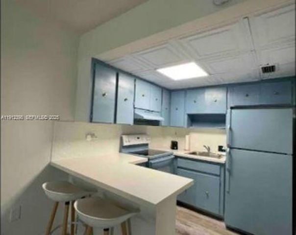 4271 S Tamiami Canal Drive, Miami, FL 33126