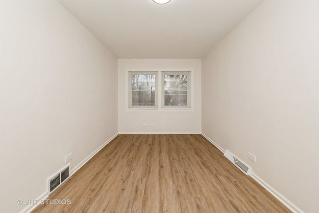 9433 S Burnside Avenue, Chicago, IL 60619