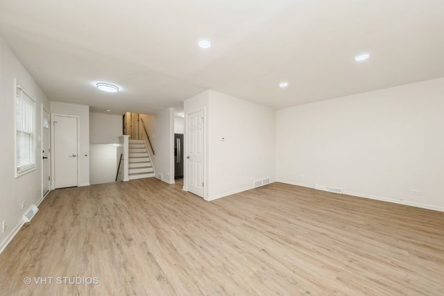 9433 S Burnside Avenue, Chicago, IL 60619