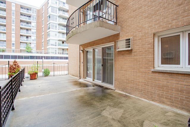 1633 River Street 2A, Des Plaines, IL 60016