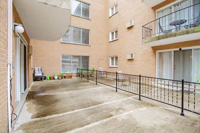1633 River Street 2A, Des Plaines, IL 60016