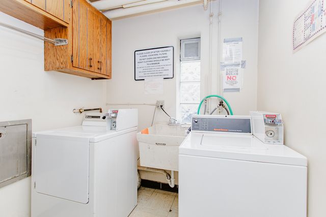 1633 River Street 2A, Des Plaines, IL 60016