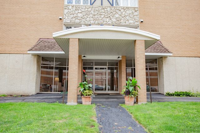1633 River Street 2A, Des Plaines, IL 60016