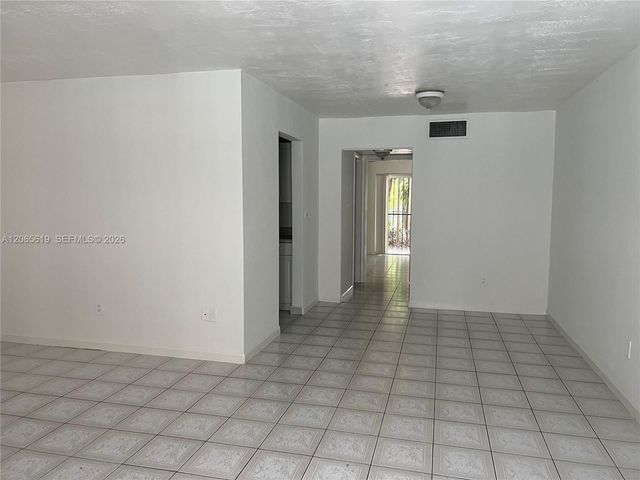 16215 NE 18th Ct 111, North Miami Beach, FL 33162