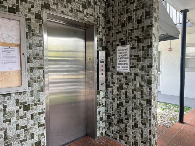 16215 NE 18th Ct 111, North Miami Beach, FL 33162
