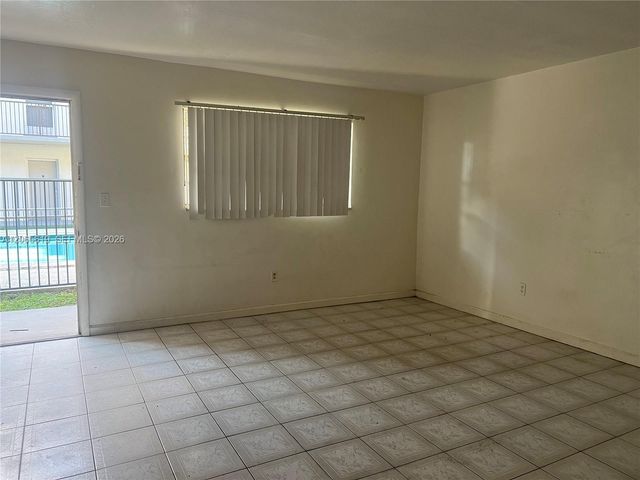 16215 NE 18th Ct 111, North Miami Beach, FL 33162