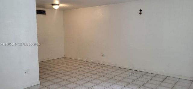 16215 NE 18th Ct 111, North Miami Beach, FL 33162