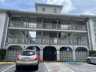 16215 NE 18th Ct 111, North Miami Beach, FL 33162