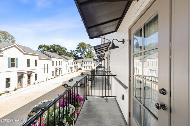 204 Steiner Oaks, Lafayette, LA 70508