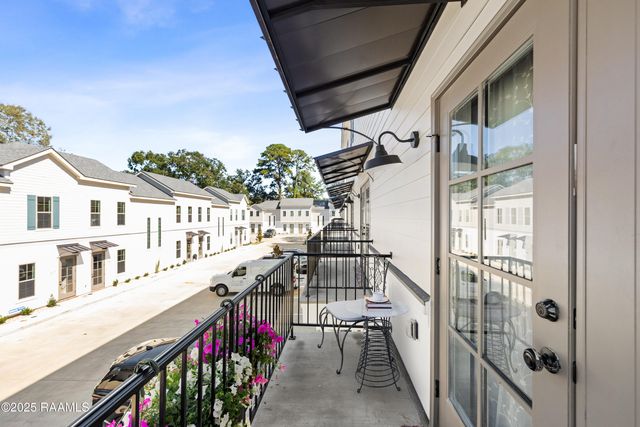 204 Steiner Oaks, Lafayette, LA 70508