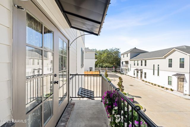 204 Steiner Oaks, Lafayette, LA 70508