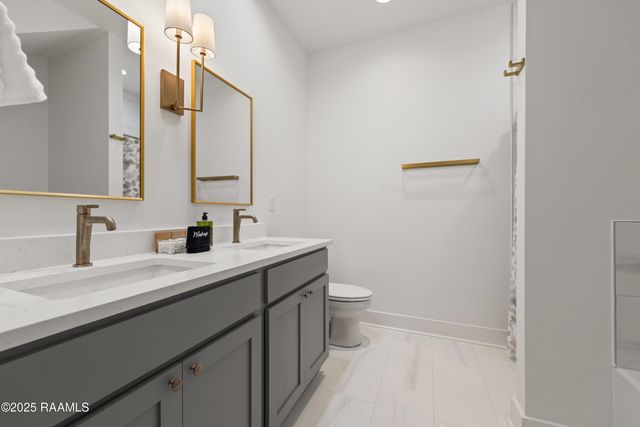 204 Steiner Oaks, Lafayette, LA 70508