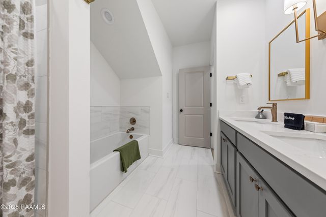 204 Steiner Oaks, Lafayette, LA 70508