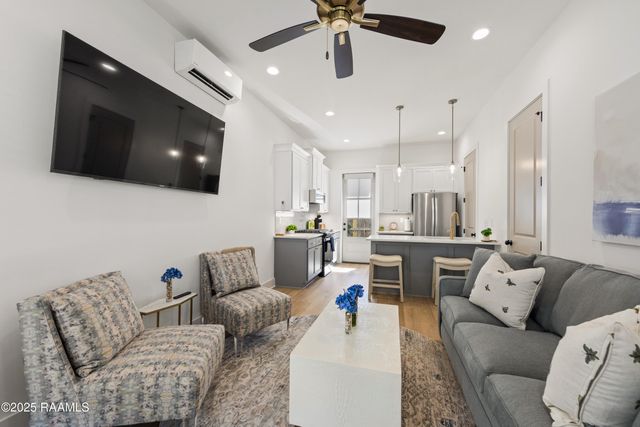 204 Steiner Oaks, Lafayette, LA 70508