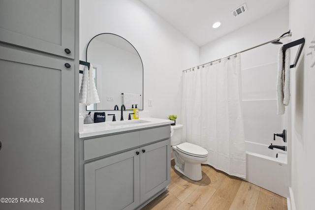 204 Steiner Oaks, Lafayette, LA 70508