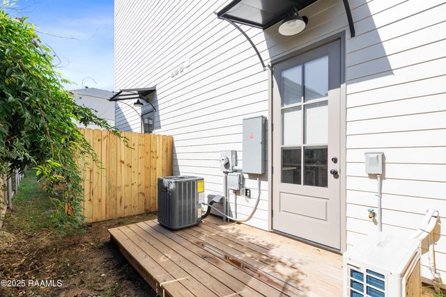 204 Steiner Oaks, Lafayette, LA 70508